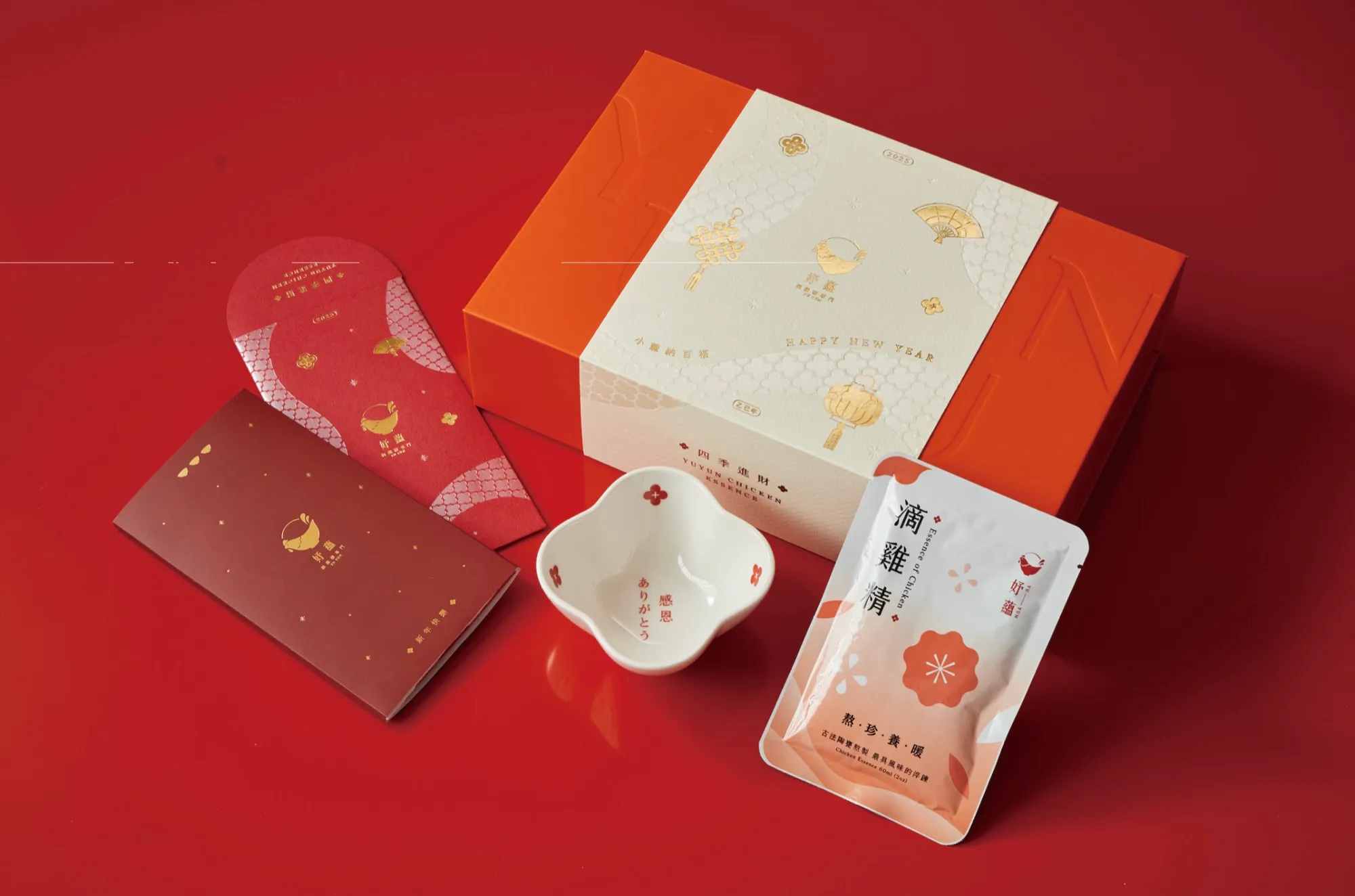 新春禮盒、紅包與點心情境照